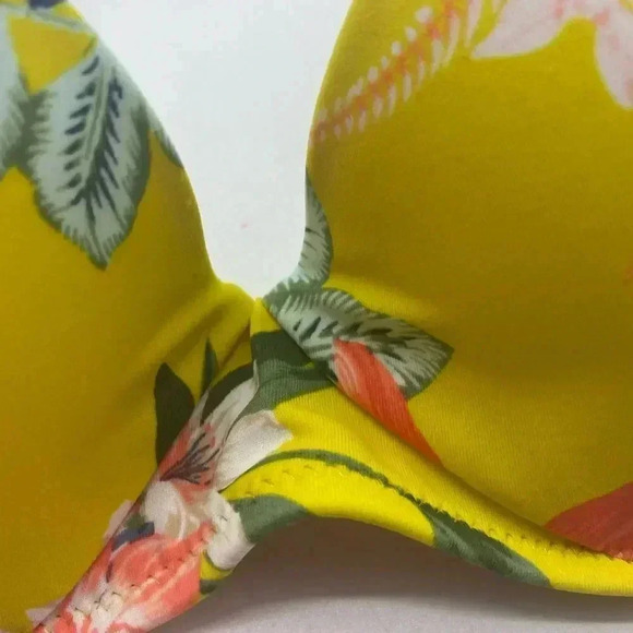 Shade and shore yellow  floral bikini top 32B - Picture 5 of 11